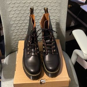 Dr. Martens Leona Women's Vintage Smooth Leather Heeled Boots